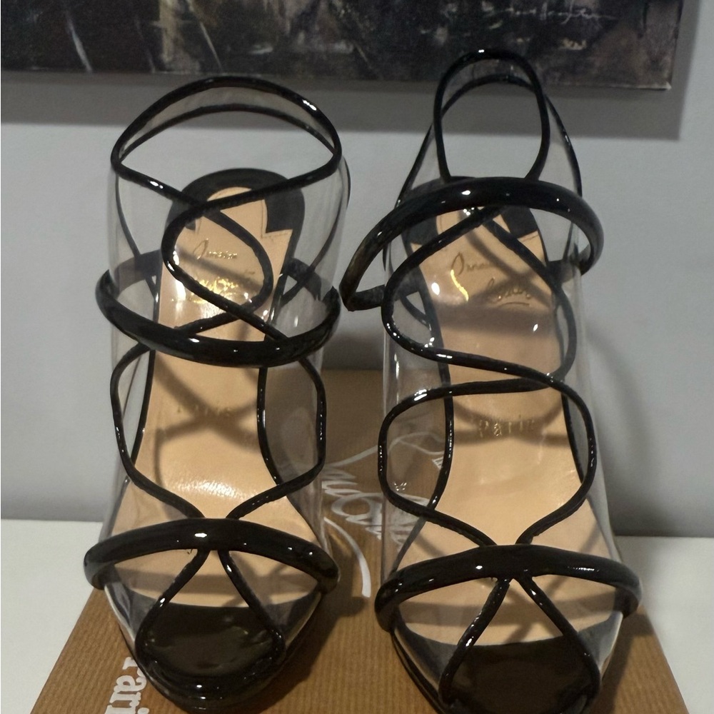 CHRISTIAN LOUBOUTIN
Aqua Ronda PVC Patent
Slingback Size 37